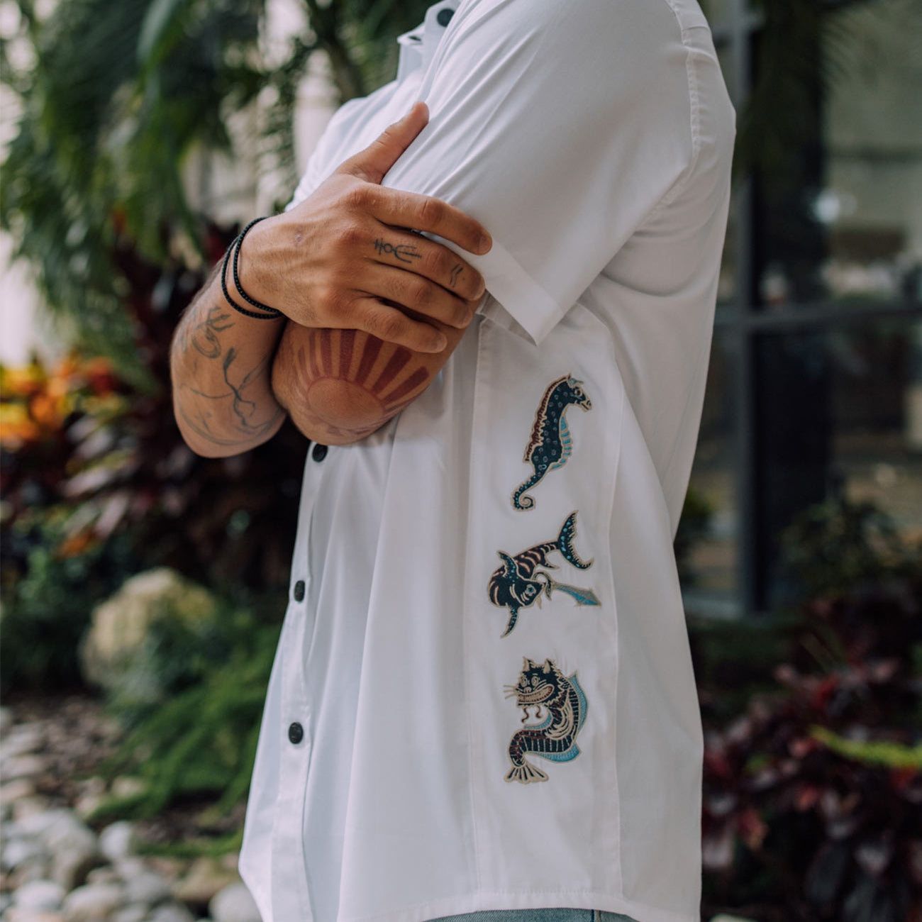 Baja Llama white sea animals embroidery snap front short sleeve button up shirt