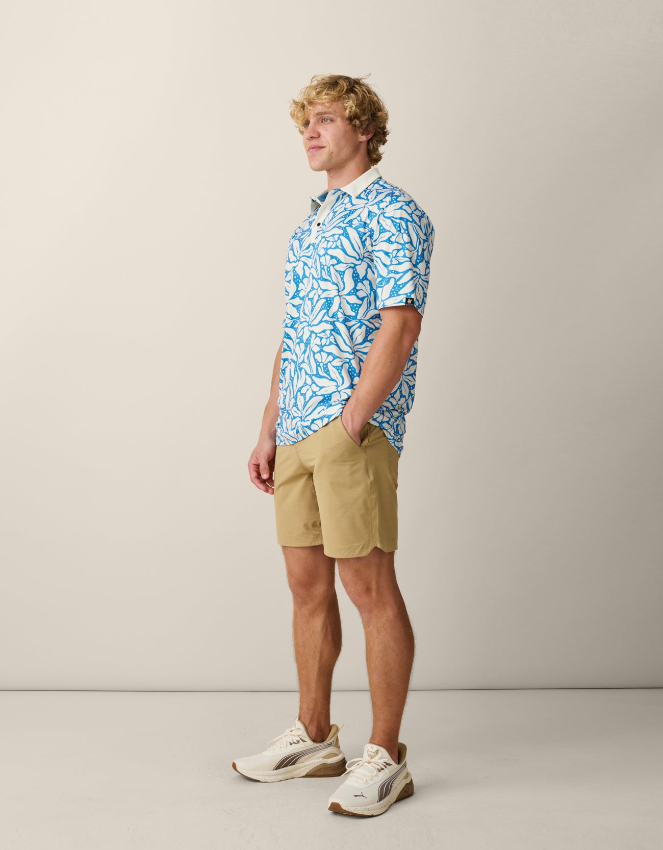 Lightweight quick-dry polo shirt for warm weather