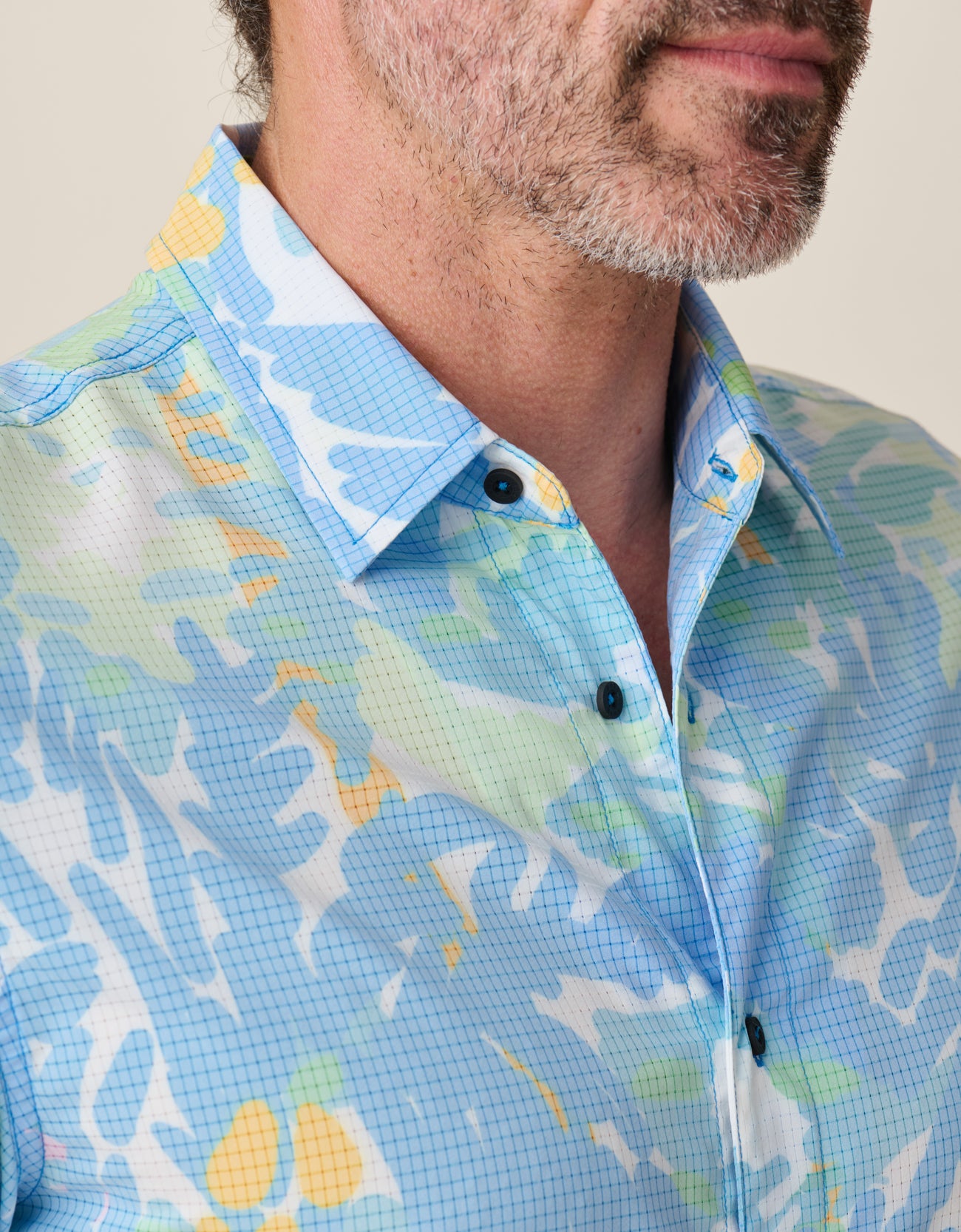 Technical summer shirt with tropical style and sweat-wicking performance
