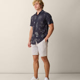 Technical travel shirt with cosmic desert print – designed for movement and heat